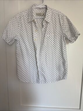 abercrombie kids Boys  White Short Sleeve Button-Up with Navy Micro Print